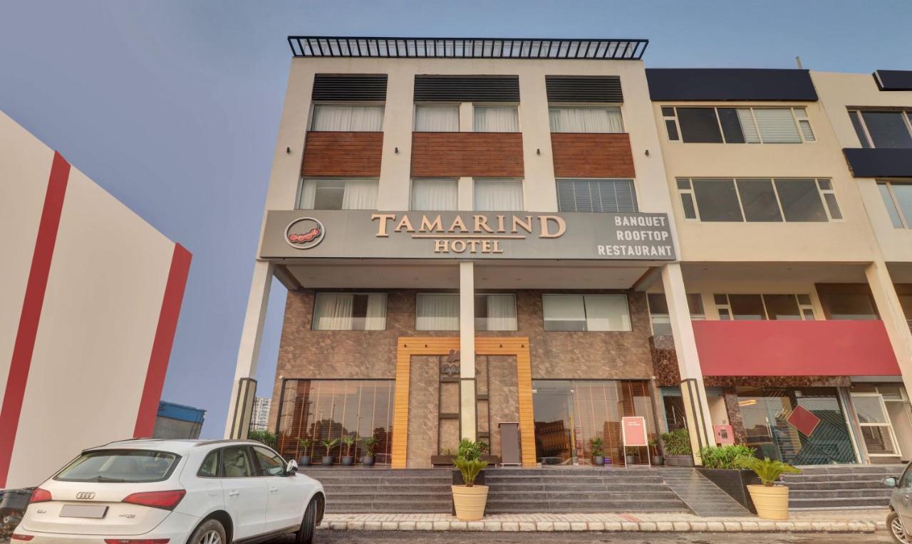 Treebo Tryst Tamarind Hotel Chandigarh Exterior photo