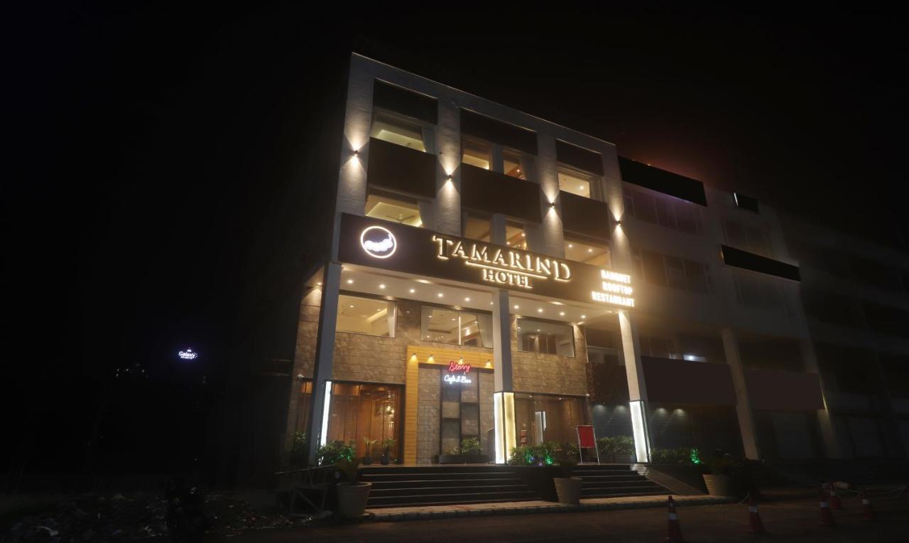 Treebo Tryst Tamarind Hotel Chandigarh Exterior photo